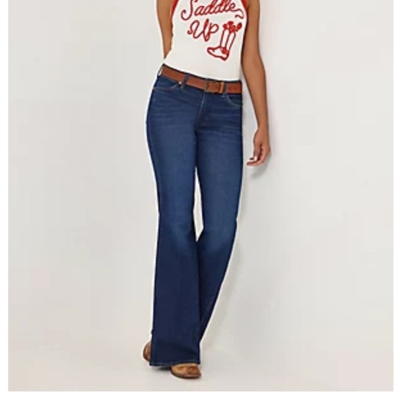 Wrangler Denim - WORN ONCE Wrangler Women’s Flare Jeans size 26 x 32
